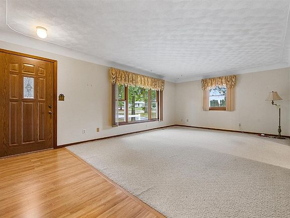 5th image of 125 Northhaven Dr
