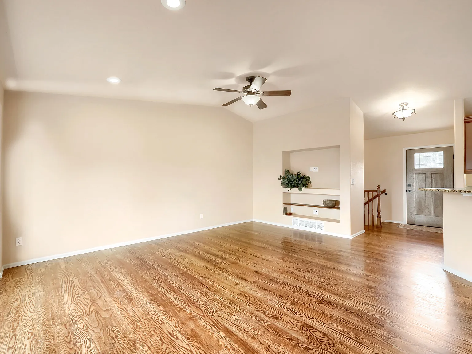 4 bed, 3197 sqft, $2,795 — Photo 3