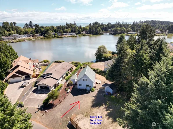 312 Ponderosa Loop NE, Ocean Shores, WA 98569