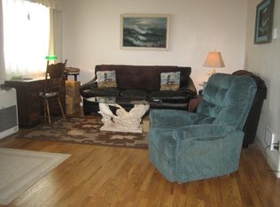 1020 Jackson Ave SW, Bandon, OR 97411