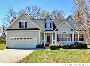 1242 Waterford Dr, Lincolnton, NC 28092