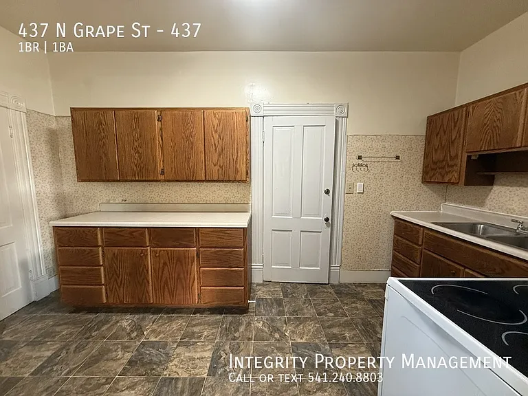 437 N Grape St #437 — Photo 9