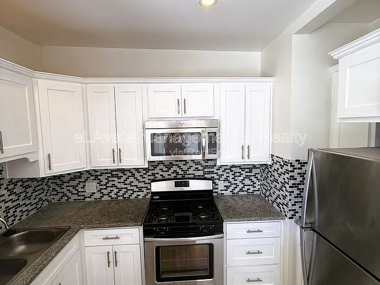 2195 Whittier Blvd #100 — Photo 7