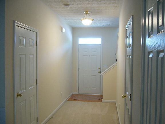 3rd image of 439 Lantern Wood Dr