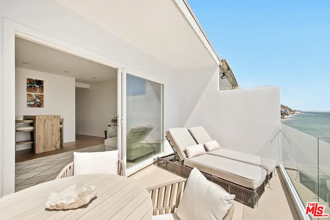 1 bed, 1.0 bath, 576 sqft, $5,500 — Photo 2