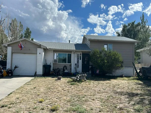 27 W Riverbend Rd, Casper, WY 82604