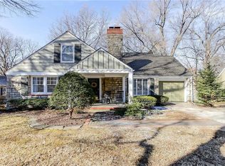 8108 Lee Blvd, Leawood, KS 66206