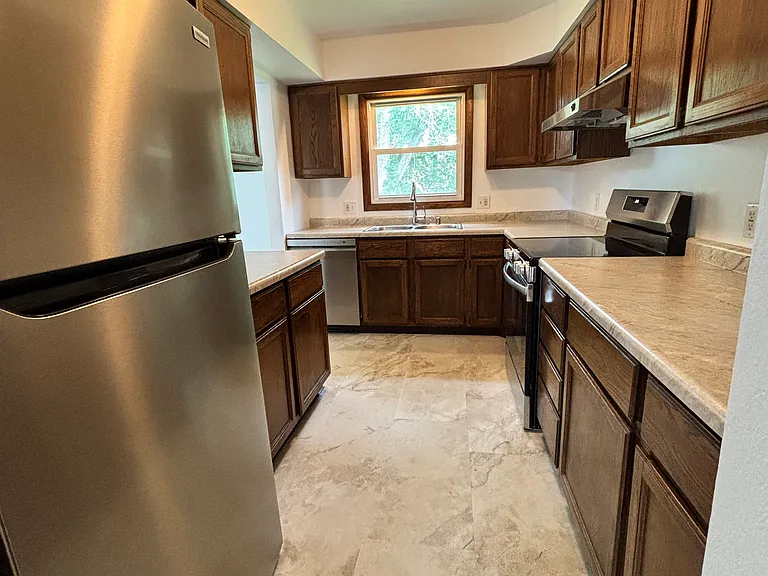 1044 W 10th Ave #A — Photo 6