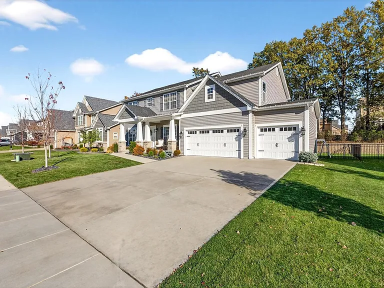 415 Filipp Ln — Photo 4