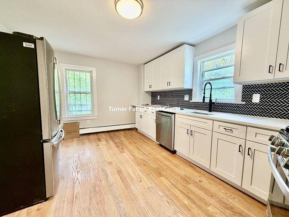 1st image of 114 Woodstock St #2C