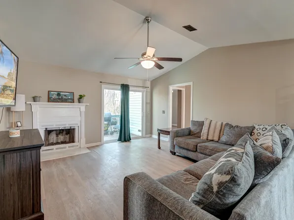 9946 Levenshall Dr, Ladson, SC 29456