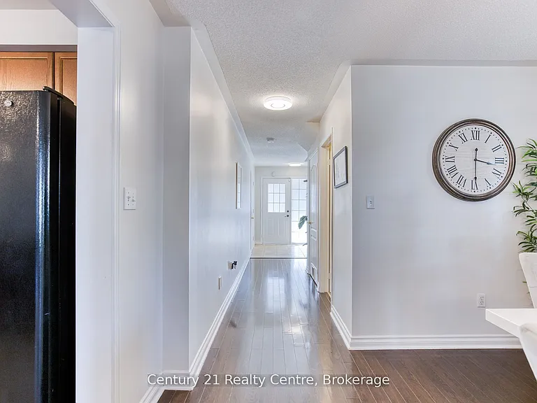 45 Hatch St E — Photo 6