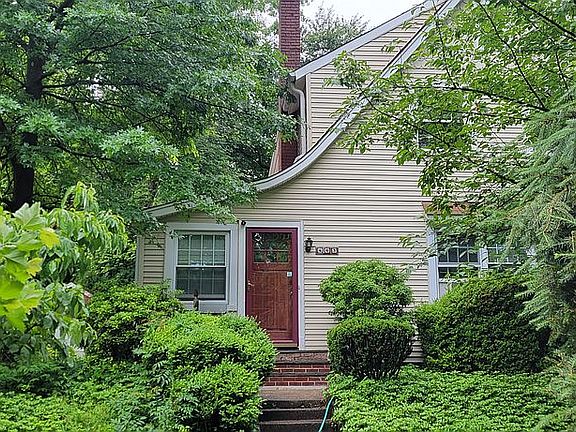 3rd image of 463 Island Ave