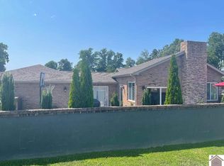 10 The Gates Cir N, Murray, KY 42071