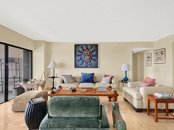 5th image of 1800 NE 114th St APT 2102