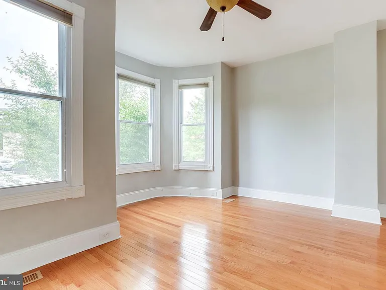 1417 G St NE — Photo 14