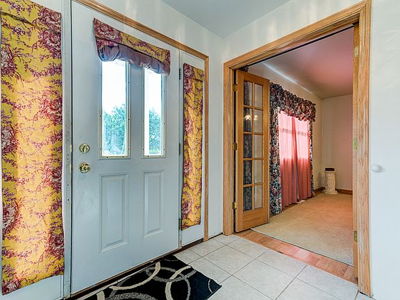 3rd image of 232 Parker Ct