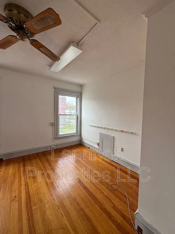 1 bed, 1.0 bath, $900 — Photo 1