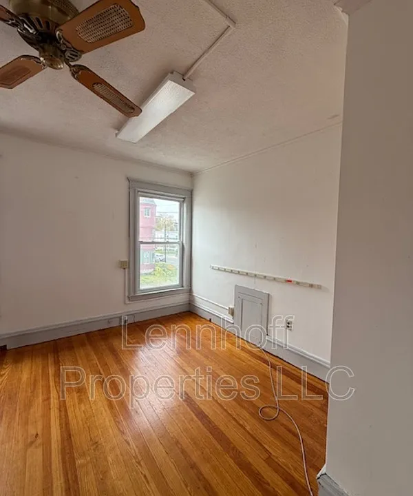 308 Pawtucket St #5