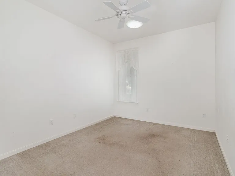 660 Springhouse Ln — Photo 18