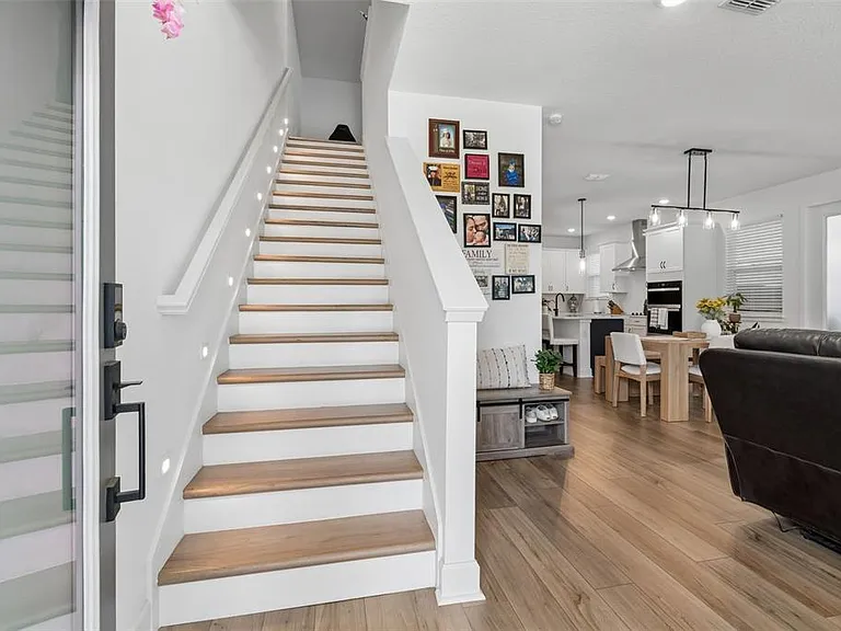 2021 Amelia Bay Pl — Photo 21
