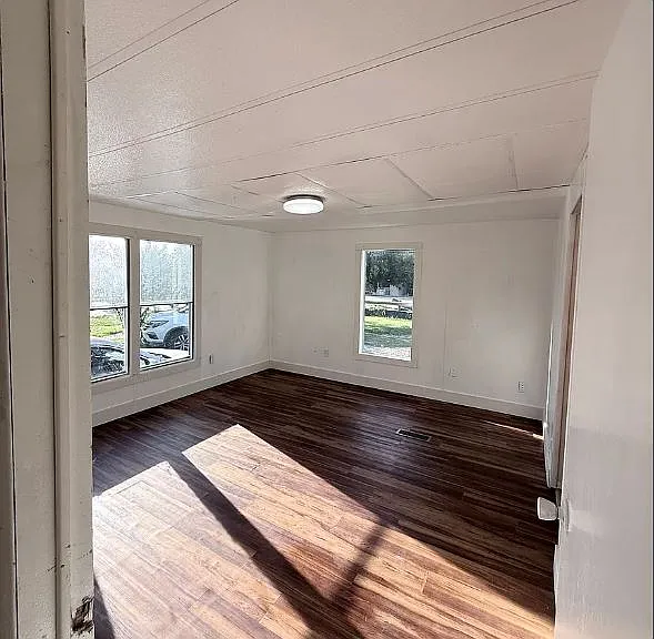 111 King Rd — Photo 17