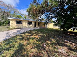 401 SE Tranquilla Ave, Port Saint Lucie, FL 34983