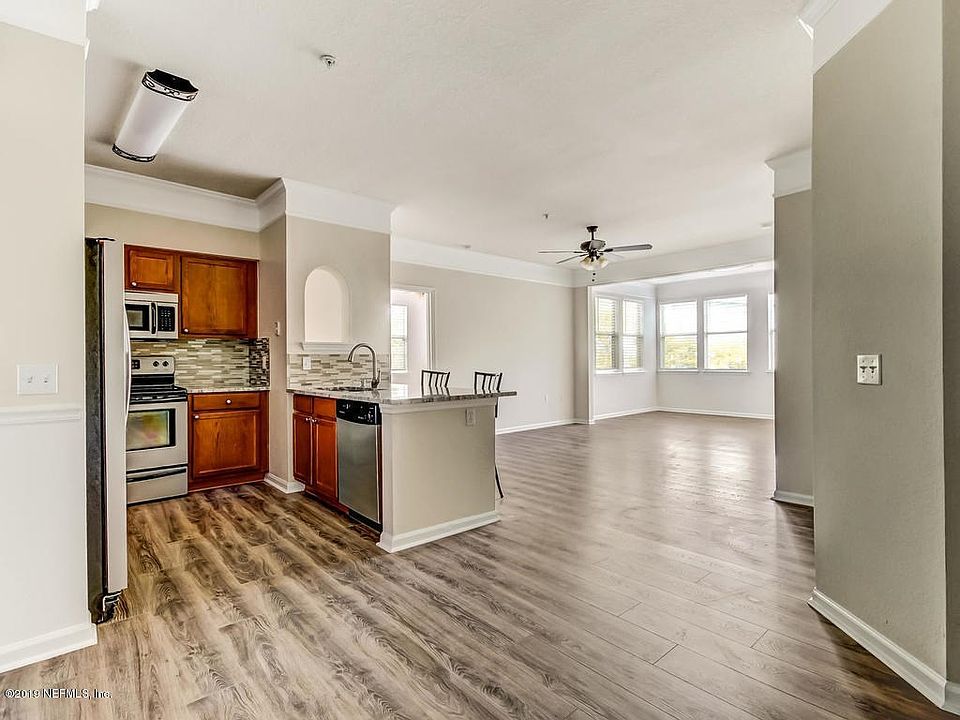 8550 Touchton Rd Unit 627-012-22-Living