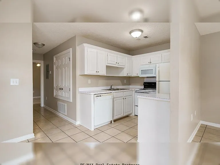 2503 W 7th St #22 — Photo 6