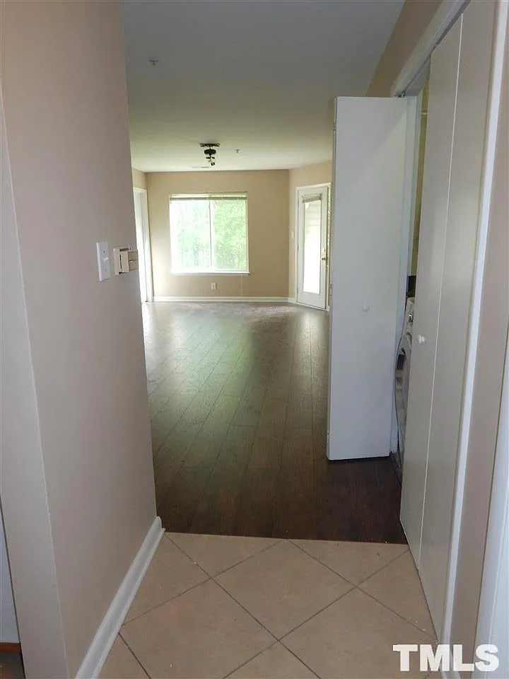 4 bed, 4.0 bath, $1,600 — Photo 3