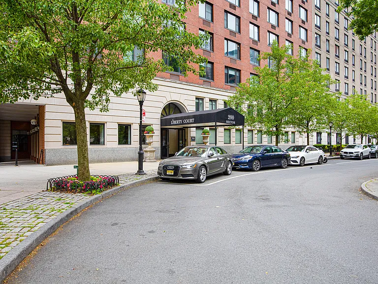 200 Rector Pl #7F — Photo 16