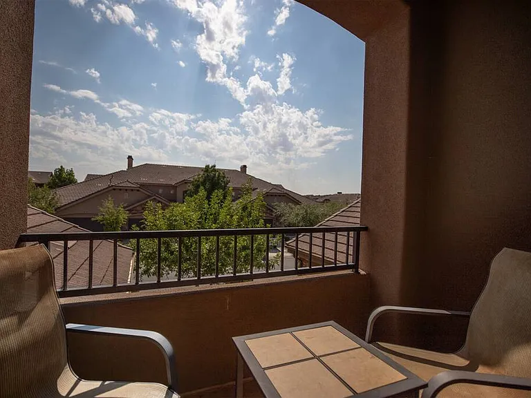 N Coral Ridge Dr — Photo 29