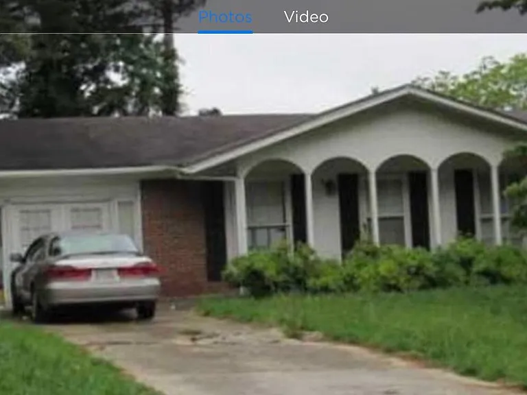 401 Pinelea Rd — Photo 1
