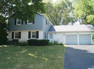 451 Checker Dr, Buffalo Grove, IL 60089
