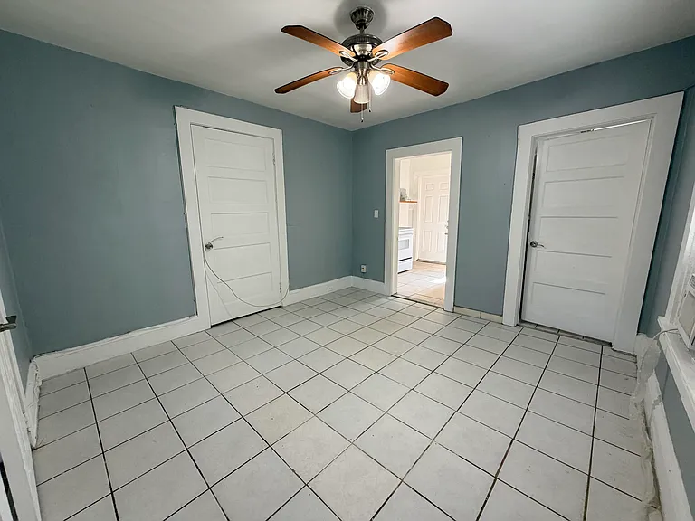 216 S 16th Ave #6 — Photo 5