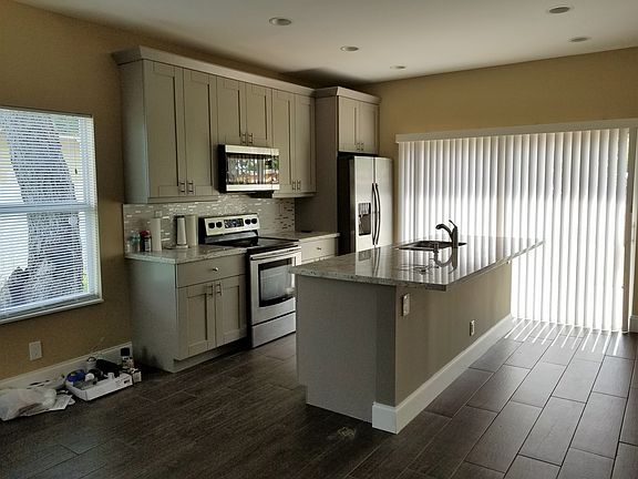 2nd image of 1576 NW 6th Ave