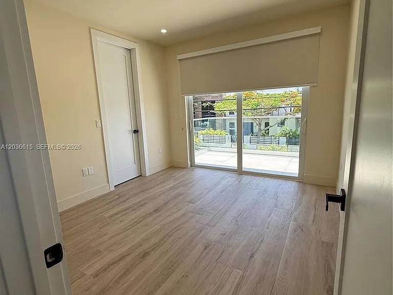 3326 Elizabeth St — Photo 45