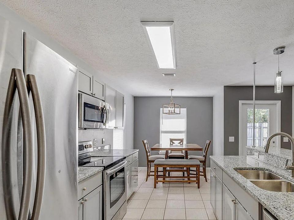 1st image of 402 Brady Way