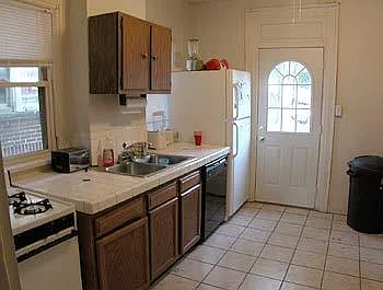 Summit St 1772-1774 NCR — Photo 3