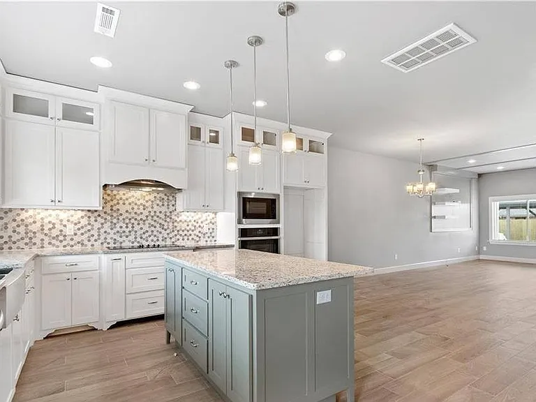 404 NW Retreat Ln — Photo 8