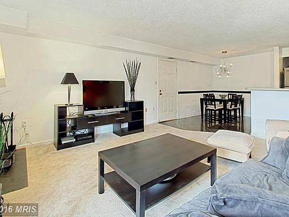 4th image of 6945 Mary Caroline Cir #B