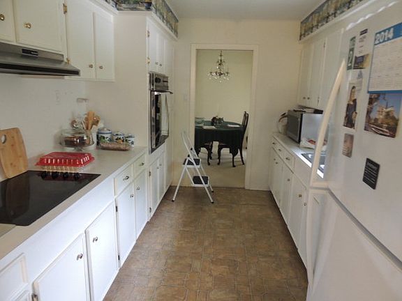 2nd image of 114 Blackstone Pl