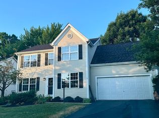 289 Abbotsbury Dr, Westerville, OH 43082