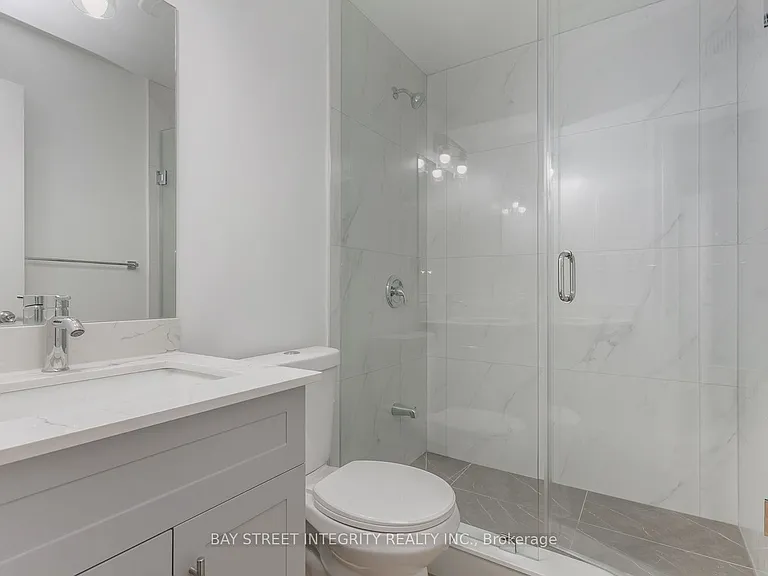 459 Palmerston Blvd #LOWER — Photo 15