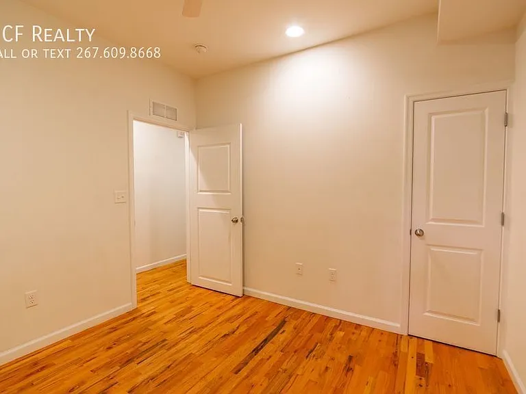 330 N Preston St #UPPER LEVEL — Photo 9