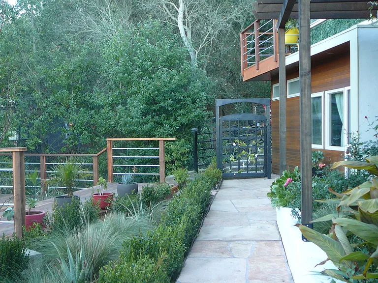 Crestview Ter — Photo 2