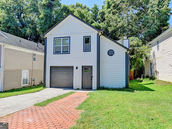 3rd image of 940 Buckley Pl