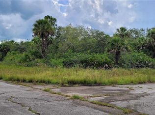 1200 Voltair Ct, Banyan Village, FL 33935
