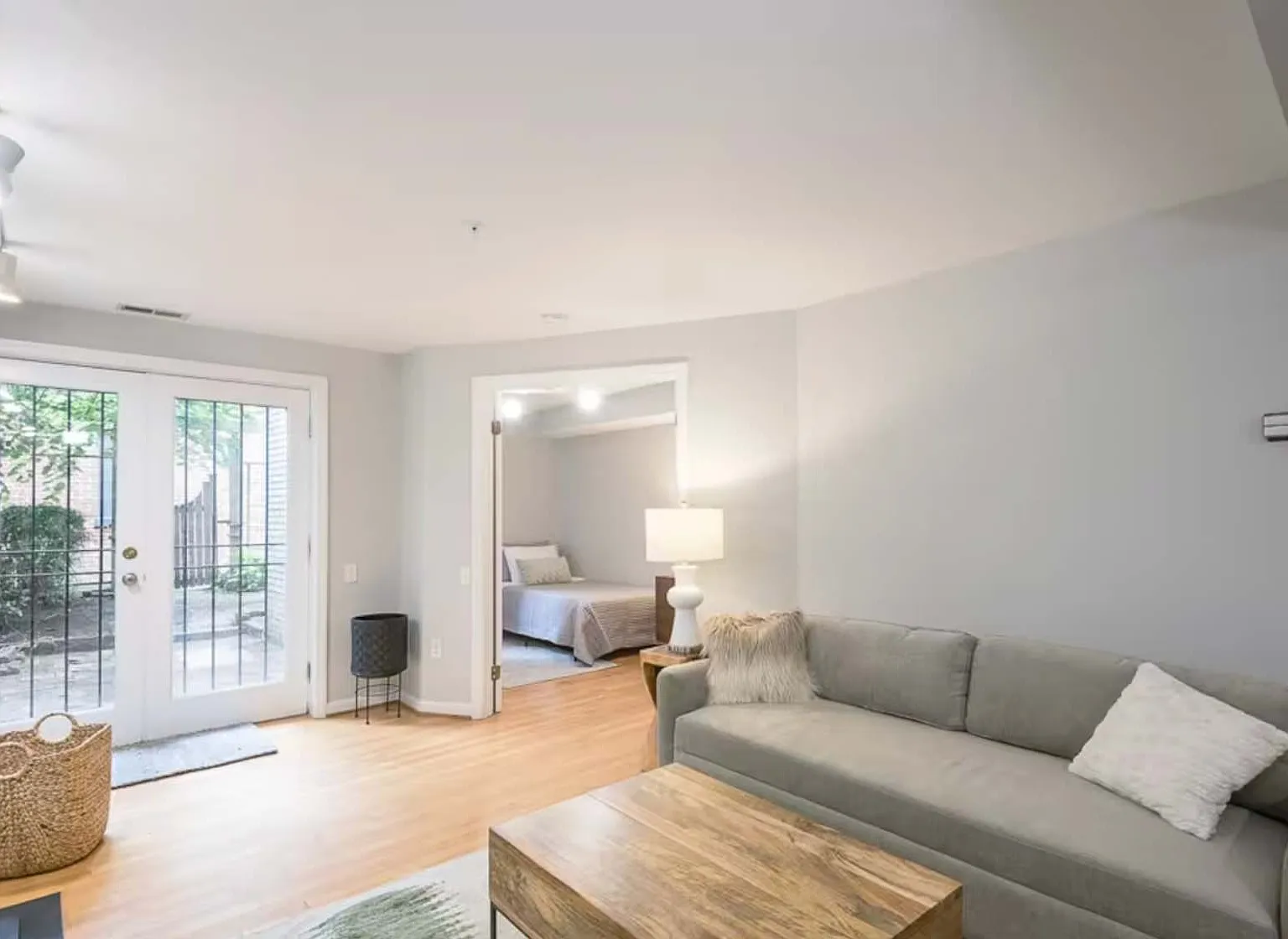 2 bed, 900 sqft, $6,000 — Photo 2