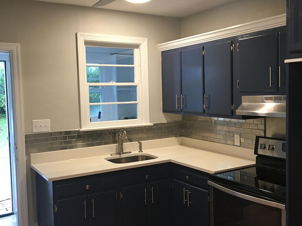 Stainless steel stove, range hood, fridge, Everything works great. No more beat-up kitchens! And no more crummy management companies. Landlord who takes pride of ownership manages directly.